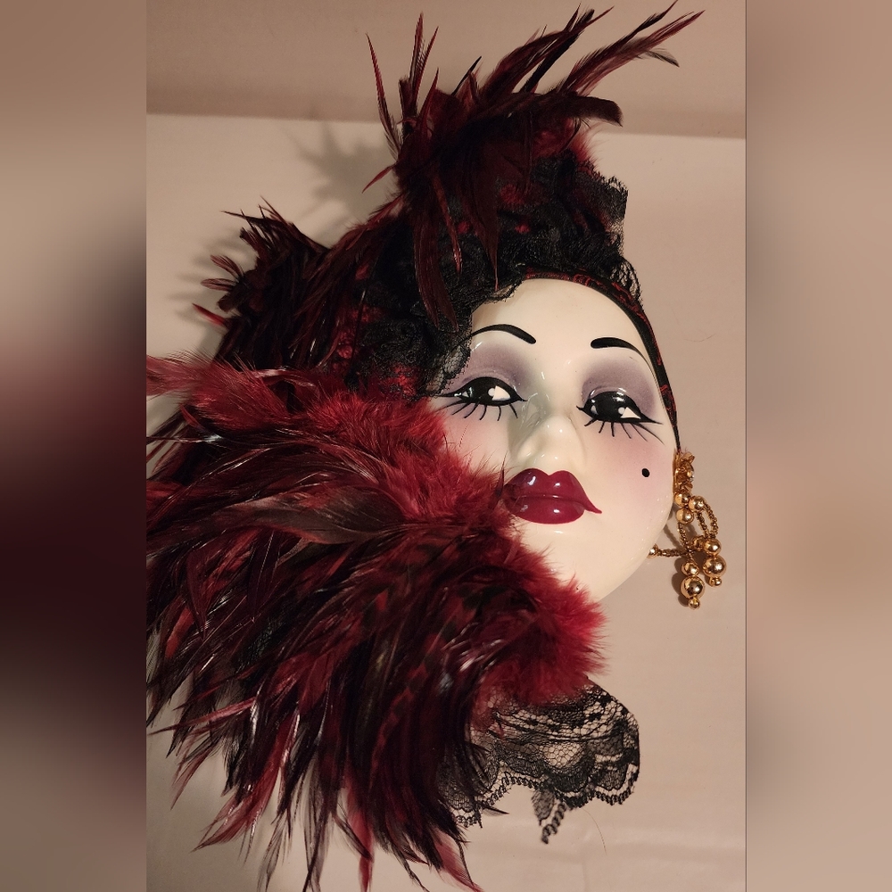 Glamorous Lady wall hanging